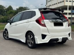 
										HONDA JAZZ 1.5L V I-VTEC (A) full									
