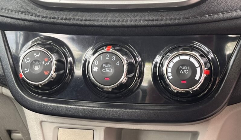 
								PROTON PERSONA 1.6  CVT EXECUTIVE full									