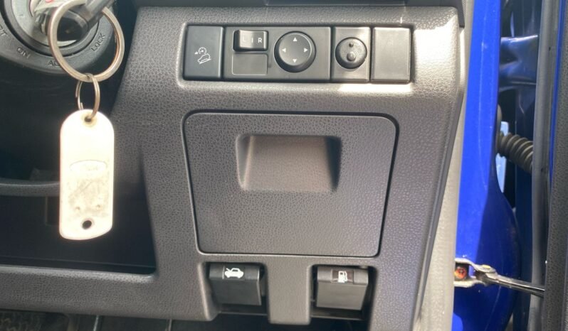 
								ISUZU  D-MAX 2.0 (M) full									