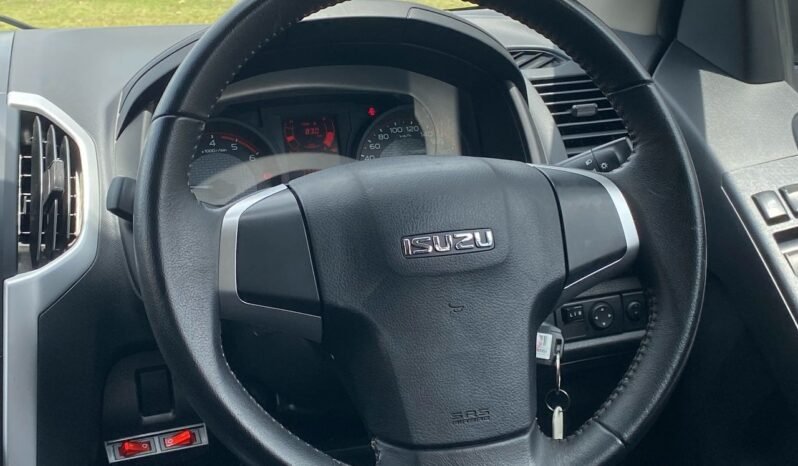 
								ISUZU  D-MAX 2.0 (M) full									