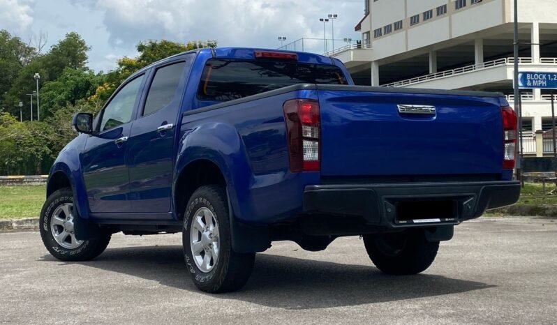 
								ISUZU  D-MAX 2.0 (M) full									