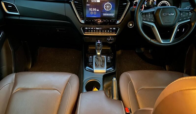 
								ISUZU D-MAX 3.0 (A) full									