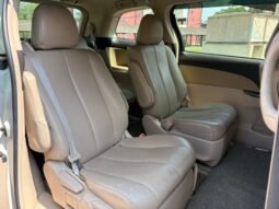 
										TOYOTA PREVIA 2.4GL (AT) full									