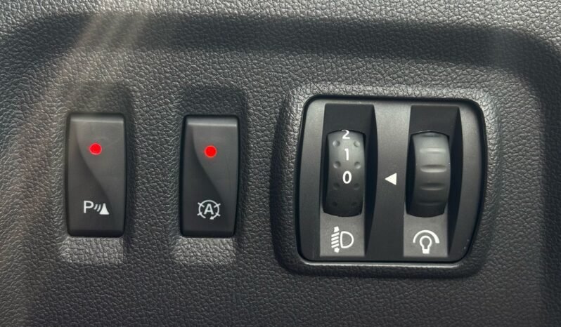 
								RENAULT CAPTUR full									