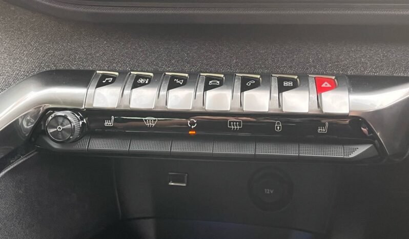
								PEUGEOT 3008 1.6 (A) full									