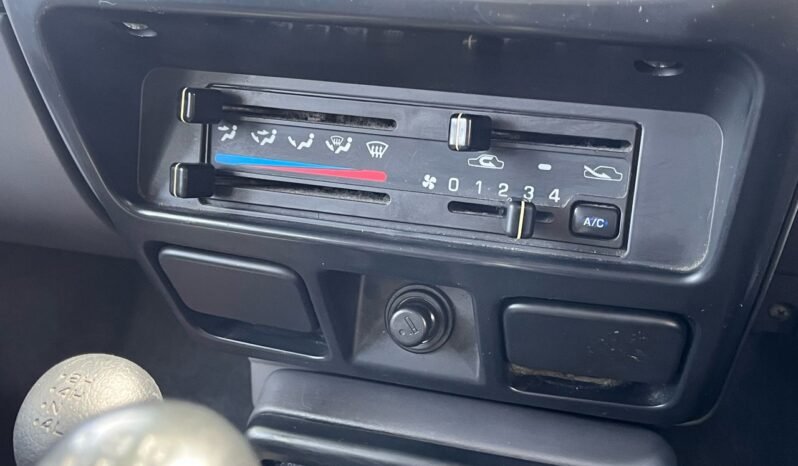 
								NISSAN FRONTIER P/UP 4WD 2.5L full									