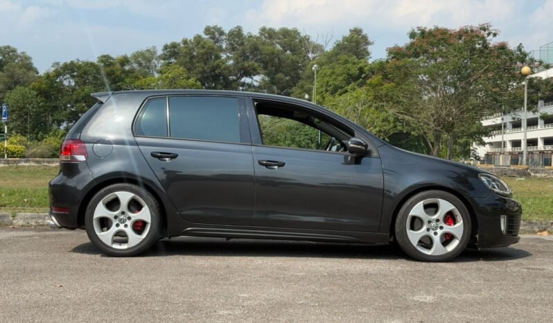 
								VOLKSWAGEN GOLF GTI 2.0 (A) full									