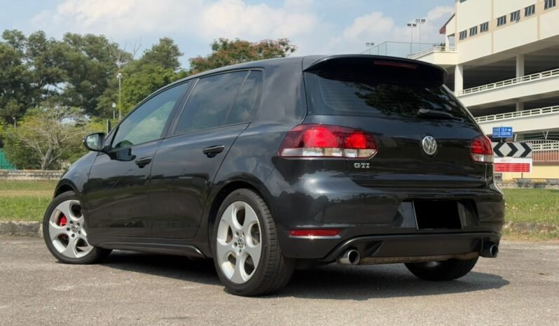 
								VOLKSWAGEN GOLF GTI 2.0 (A) full									
