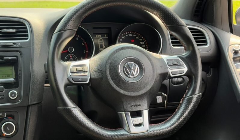 
								VOLKSWAGEN GOLF GTI 2.0 (A) full									