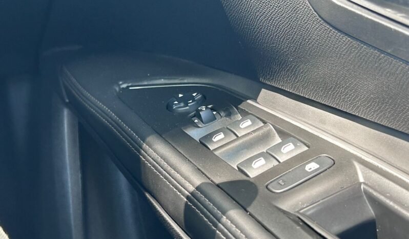 
								PEUGEOT 3008 P84 B full									