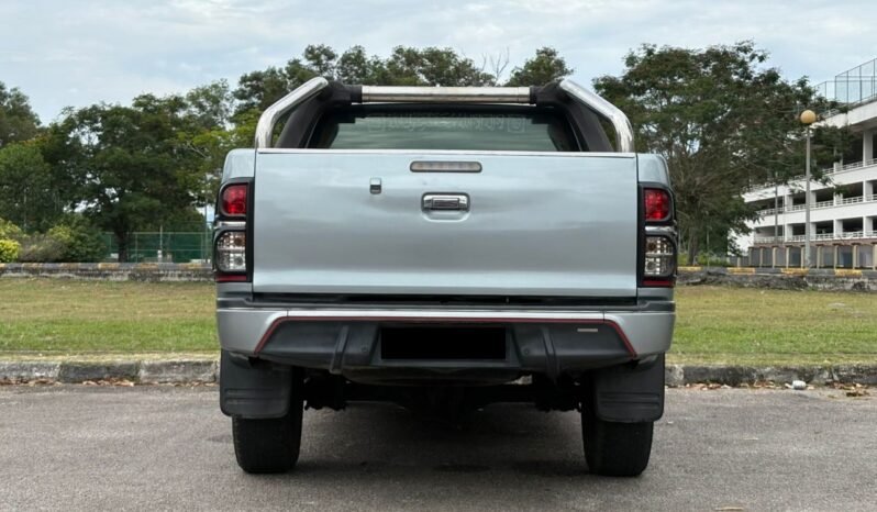 
								TOYOTA HILUX D/CAB 2.5 (A) full									