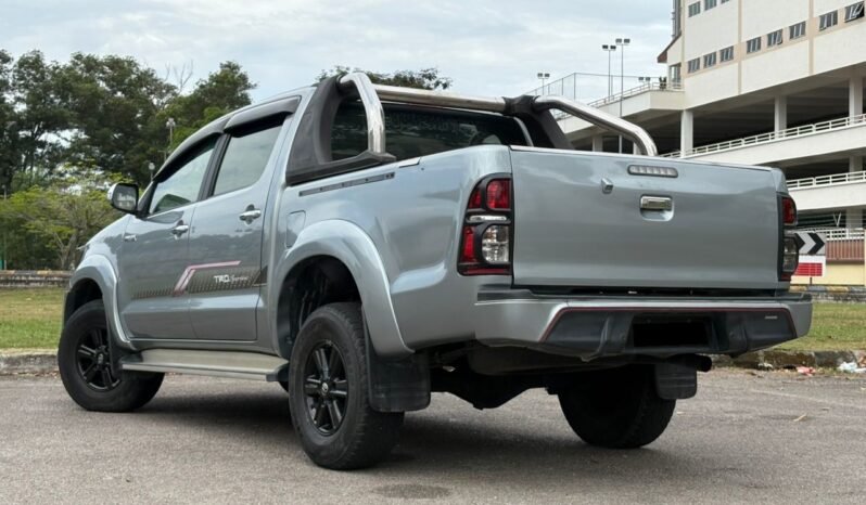 
								TOYOTA HILUX D/CAB 2.5 (A) full									