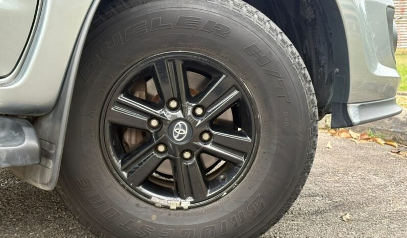 
								TOYOTA HILUX D/CAB 2.5 (A) full									