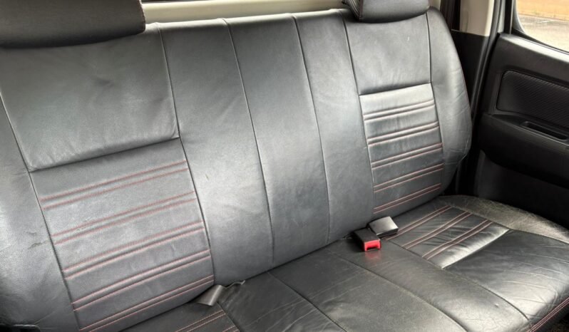 
								TOYOTA HILUX D/CAB 2.5 (A) full									