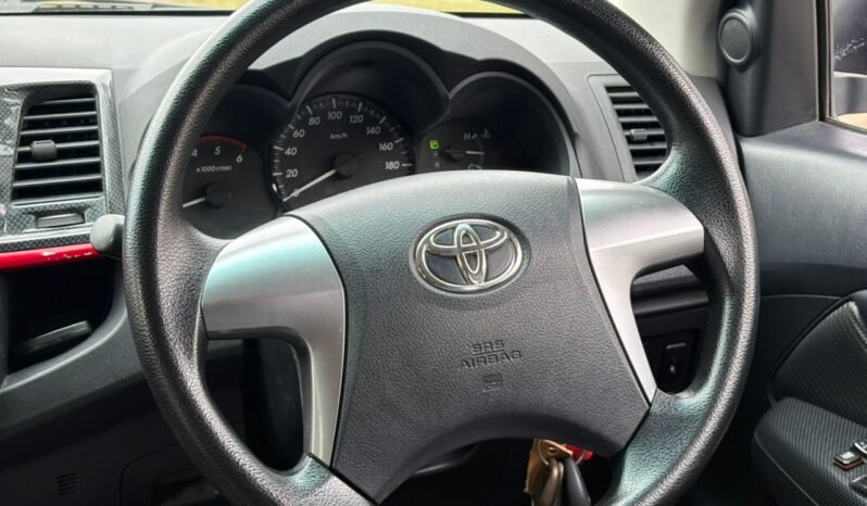 
								TOYOTA HILUX D/CAB 2.5 (A) full									