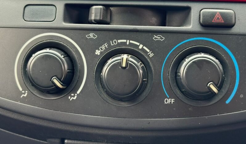 
								TOYOTA HILUX D/CAB 2.5 (A) full									