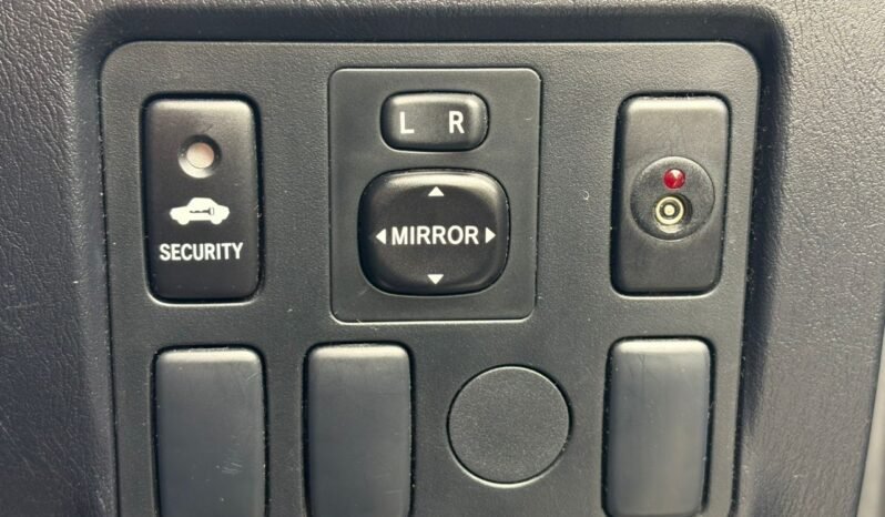 
								TOYOTA HILUX D/CAB 2.5 (A) full									