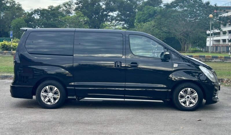 
								HYUNDAI GRAND STAREX 2.5 full									