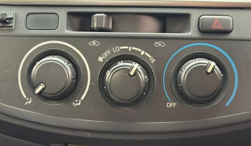 
								TOYOTA HILUX DOUBLE CAB 2.5 AT full									