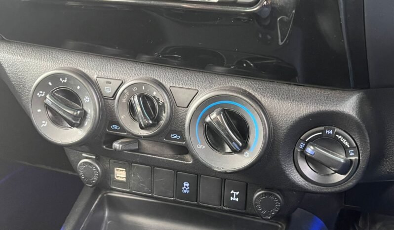 
								TOYOTA HILUX DOUBLE CAB 2.4G AT 4X4 full									