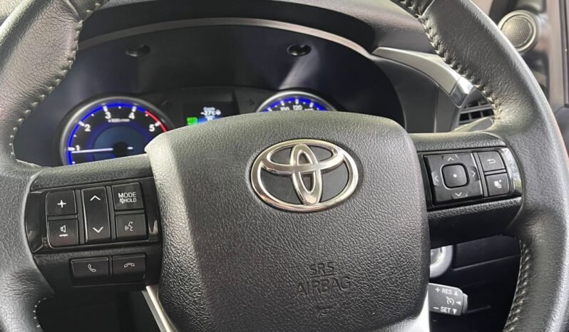 
								TOYOTA HILUX 2.8 (A) full									