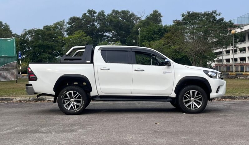 
								TOYOTA HILUX 2.8 (A) full									
