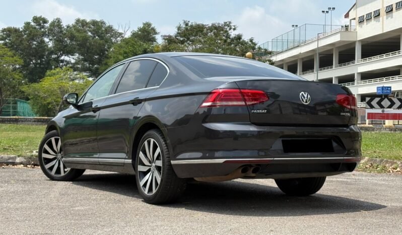 
								VOLKSWAGEN PASSAT 280 TSI COMFORTLINE 1.8 AT full									