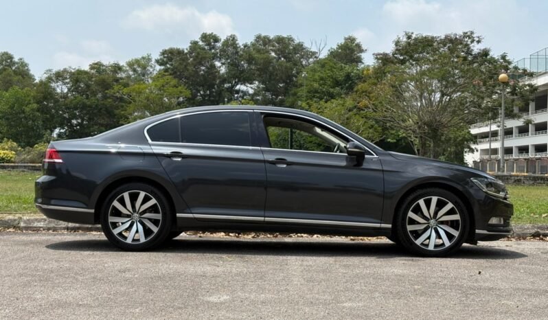 
								VOLKSWAGEN PASSAT 280 TSI COMFORTLINE 1.8 AT full									