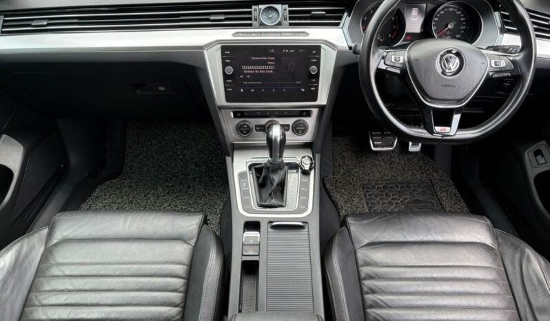 
								VOLKSWAGEN PASSAT 280 TSI COMFORTLINE 1.8 AT full									