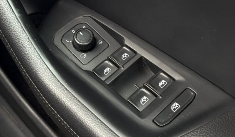 
								VOLKSWAGEN PASSAT 280 TSI COMFORTLINE 1.8 AT full									