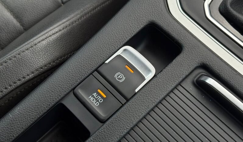 
								VOLKSWAGEN PASSAT 280 TSI COMFORTLINE 1.8 AT full									