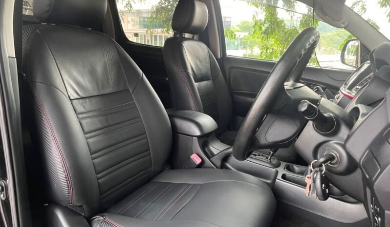 
								TOYOTA HILUX DOUBLE CAB 2.5 (A) full									