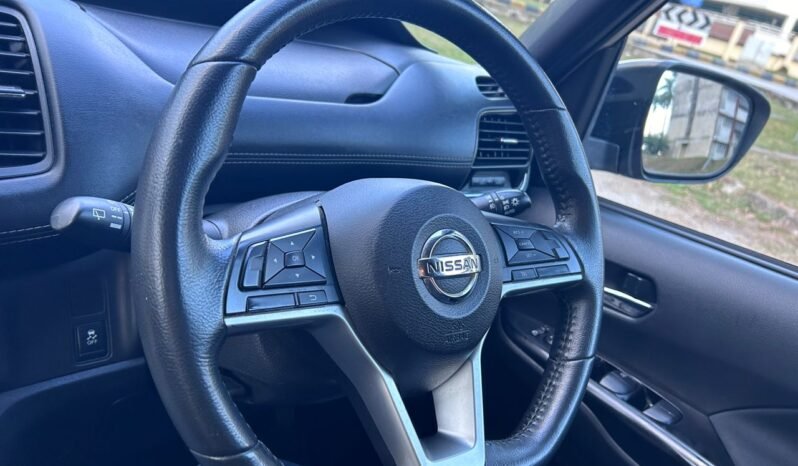 
								Nissan SERENA 2.0 PREMIUM (A) full									