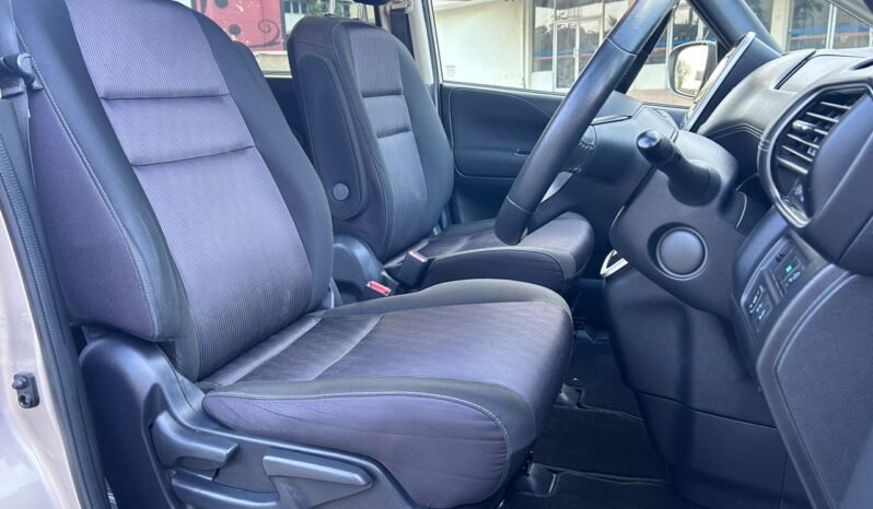 
								Nissan SERENA 2.0 PREMIUM (A) full									