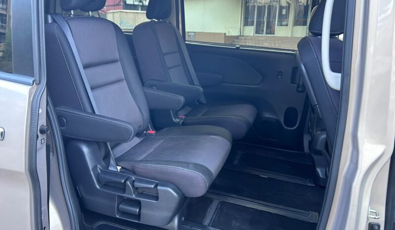 
								Nissan SERENA 2.0 PREMIUM (A) full									