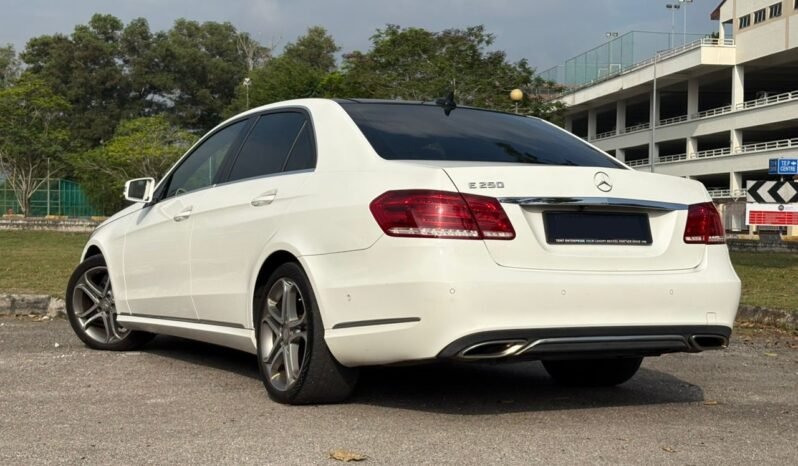 
								MERCEDES BENZ E250 2.0 (A) full									