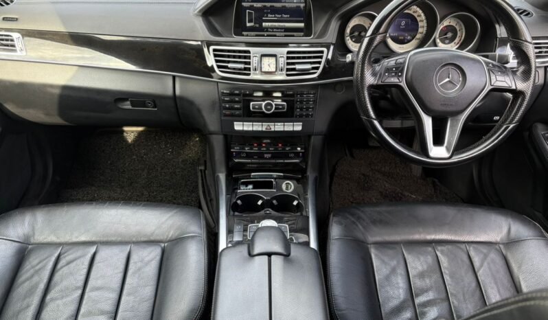 
								MERCEDES BENZ E250 2.0 (A) full									