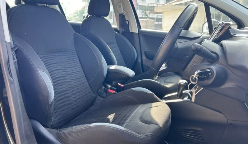 
								PEUGEOT 208 1.6 (A) full									