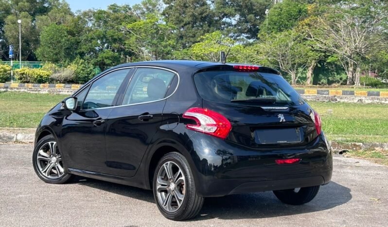 
								PEUGEOT 208 1.6 (A) full									