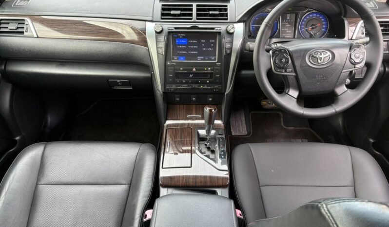 
								TOYOTA CAMRY HYBRID 2.5 (A) full									