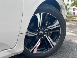 
										HONDA CIVIC 1.5 TC full									