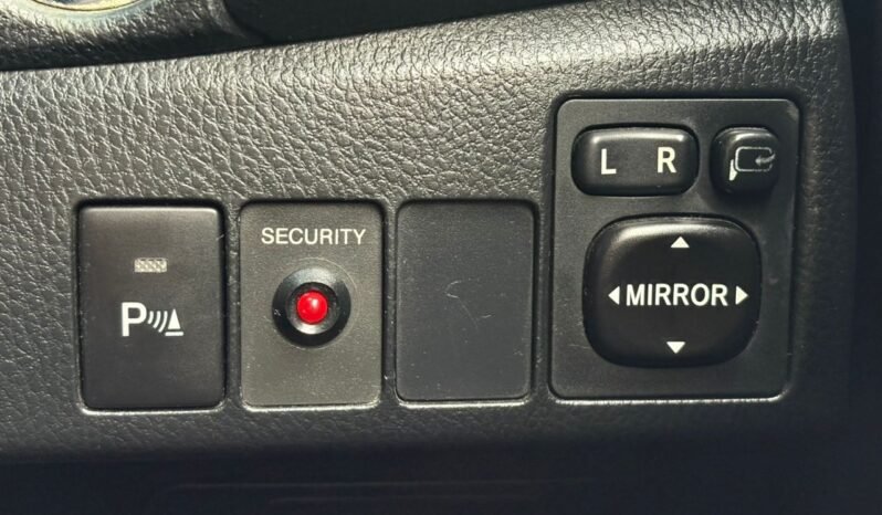
								TOYOTA ALTIS 2.0 (A) full									