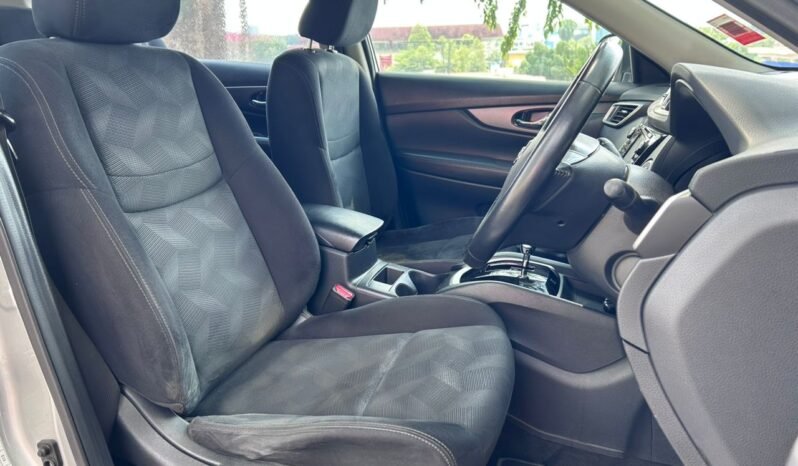 
								NISSAN X-TRAIL 2.0 CVT full									
