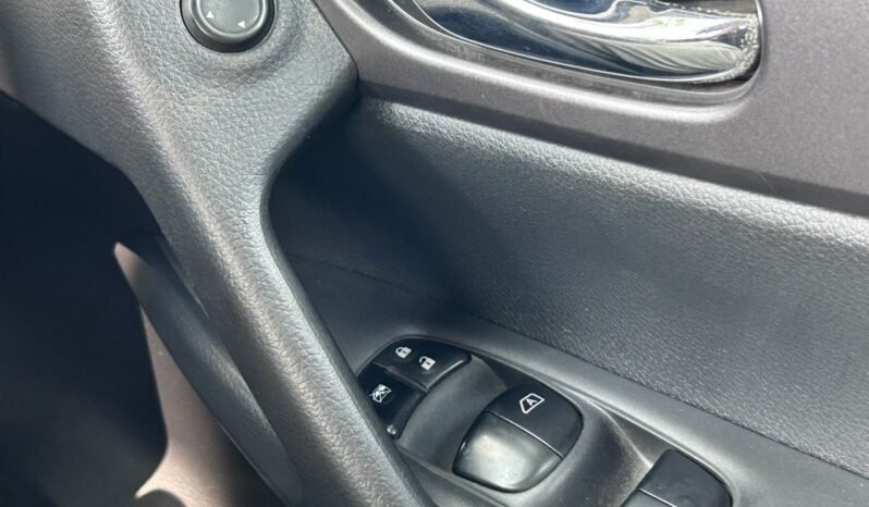 
								NISSAN X-TRAIL 2.0 CVT full									