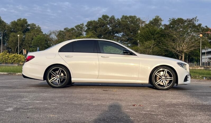 
								MERCEDES BENZ E350e AMG LINE (A) full									
