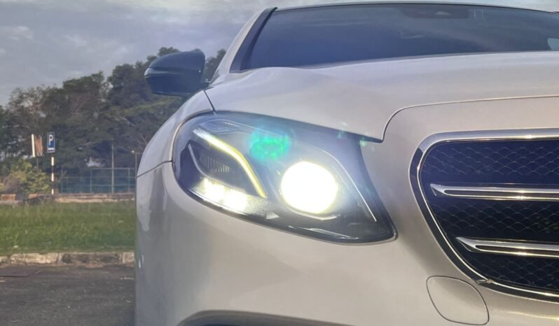 
								MERCEDES BENZ E350e AMG LINE (A) full									