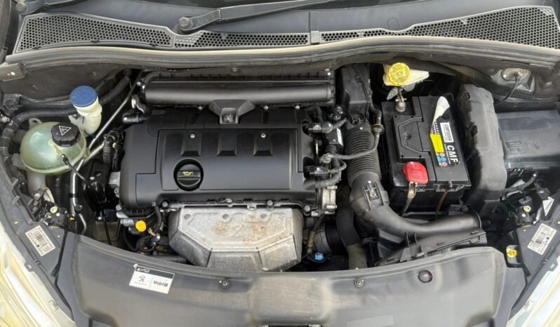 
								PEUGEOT 208 1.6 (A) full									