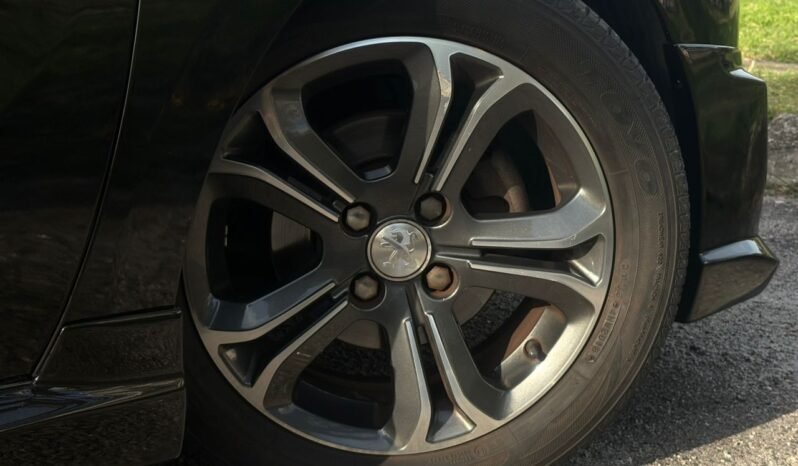 
								PEUGEOT 208 1.6 (A) full									