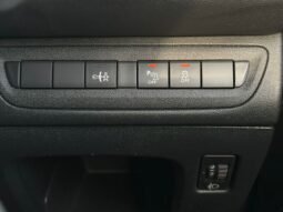 
										PEUGEOT 208 1.6 (A) full									