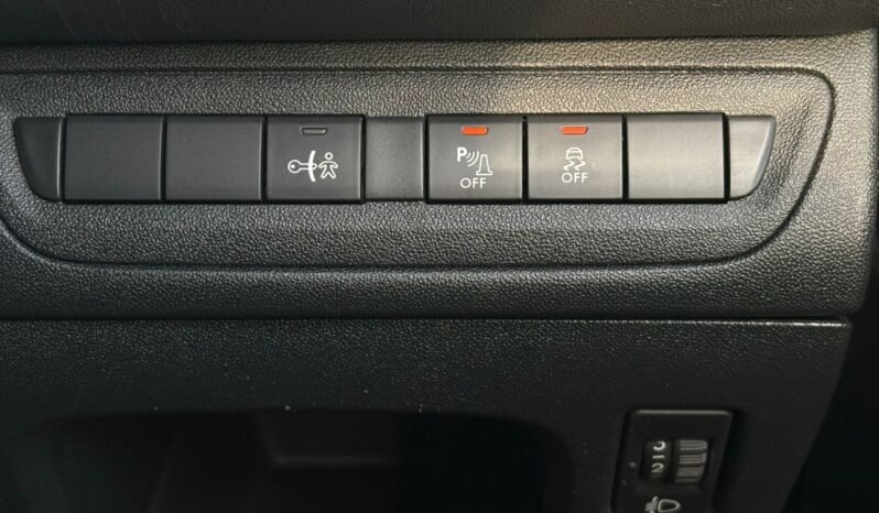 
								PEUGEOT 208 1.6 (A) full									